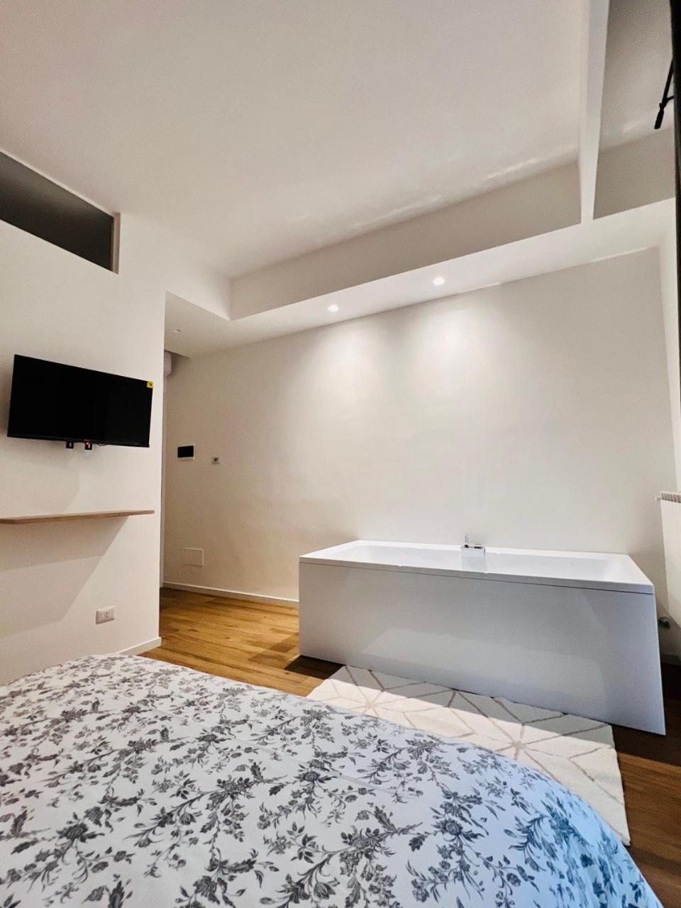 Finella Charming Rooms Bari Exterior foto